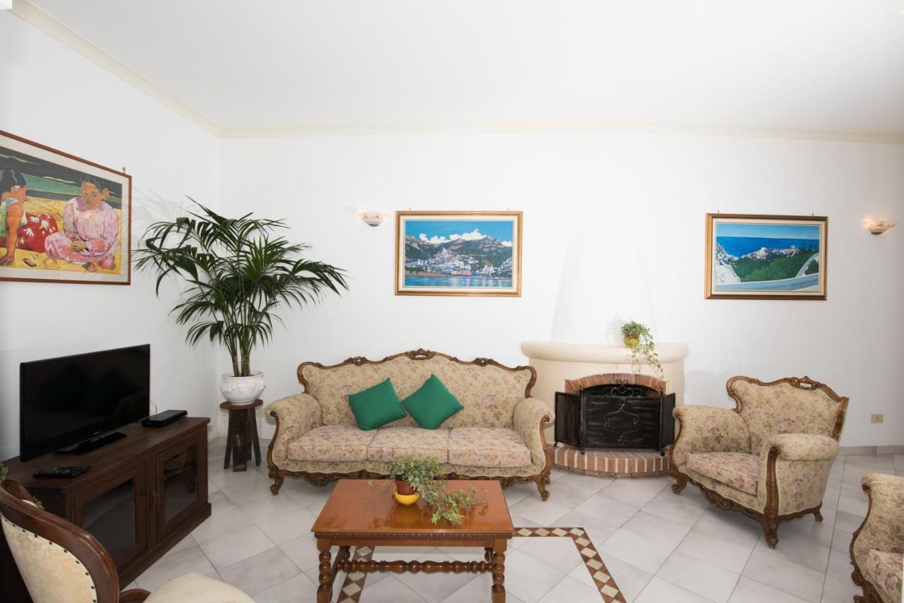 Villa Savina - Elegant Family Villa Overlooks Amalfi Coast - Positano Exterior foto